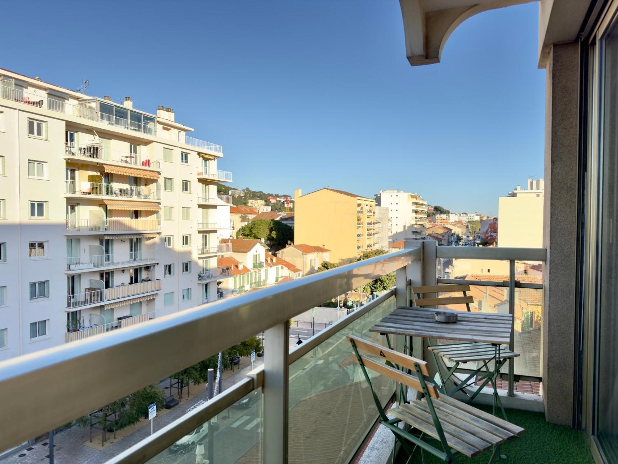 L'ALEXANDRA - TRÉS BEAU 2P - PARKING PRIVÉ - A 5min DES PLAGES DU MIDI Cannes Esterno foto